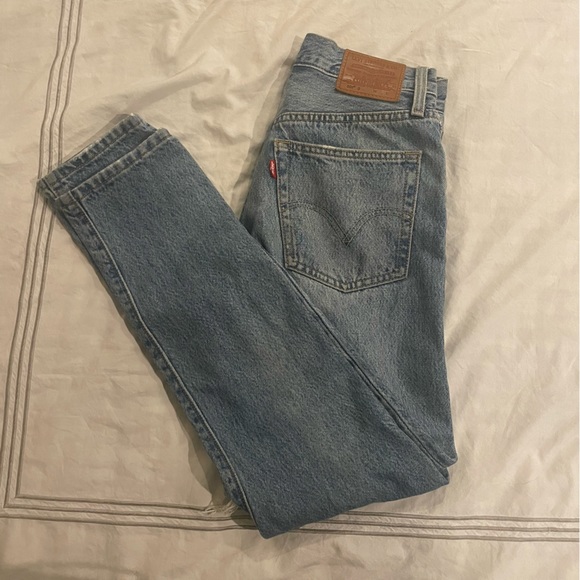 Levi’s 501 Distressed Jeans - Picture 5 of 6